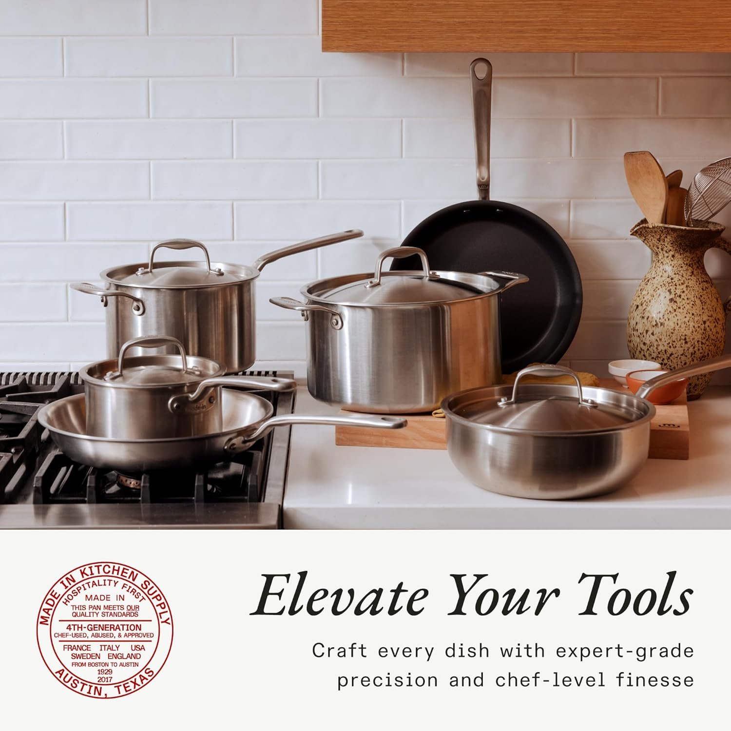 Juego de ollas y sartenes Made In Cookware de acero inoxidable multicapa 5-ply en cocina profesional