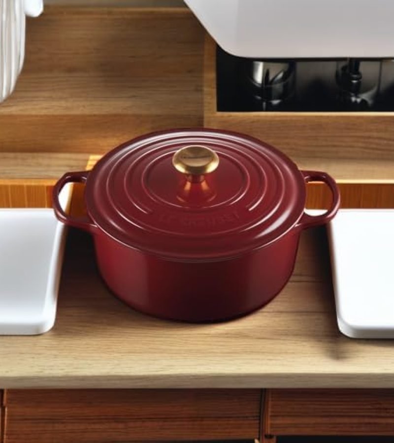 Le Creuset Horno holandés redondo de hierro fundido esmaltado con tapa.17