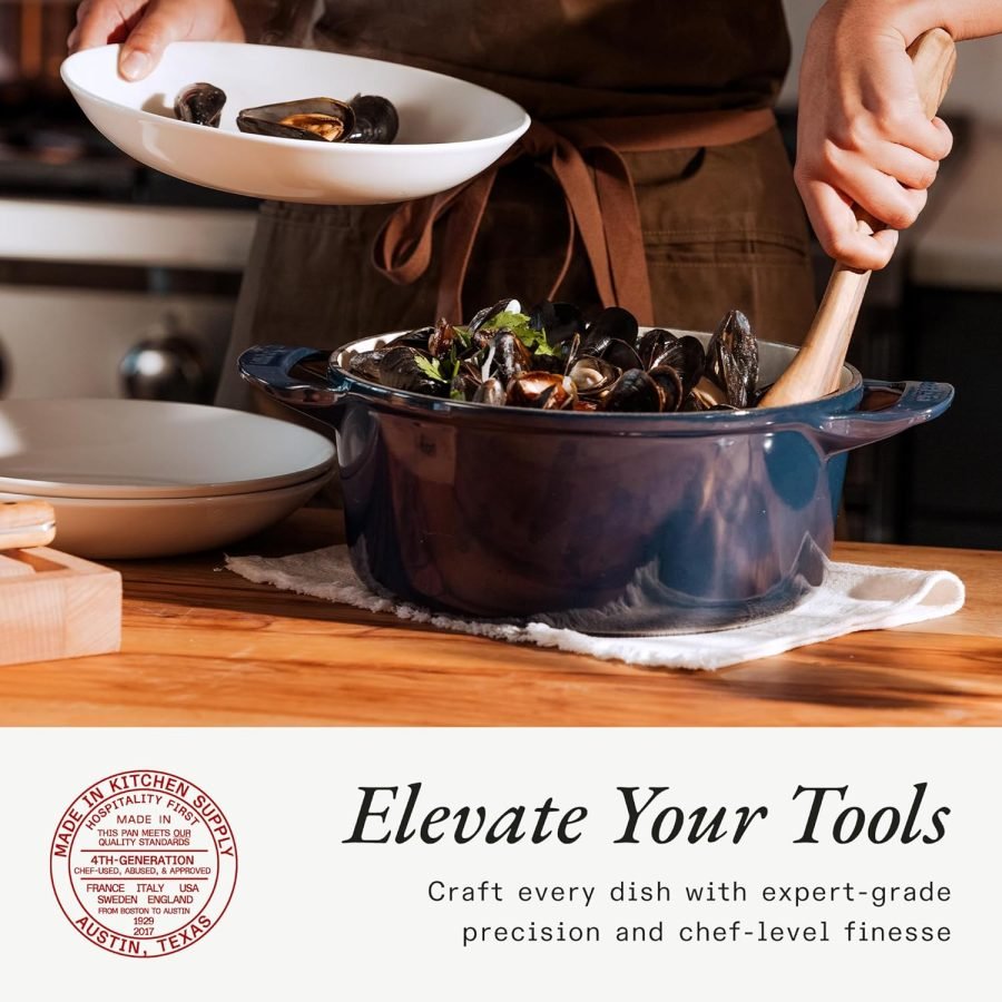 Sartén antiadherente Made In Cookware ProCoat con recubrimiento libre de PFOA, cocinando mejillones
