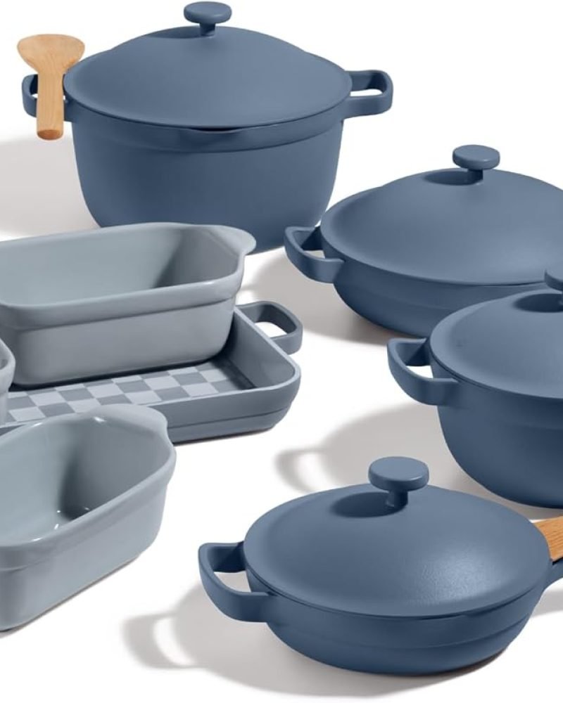 Ollas Our Place Ultimate Cookware Set de 18 piezas en color sal azul, con Always Pan, Perfect Pot y bandejas cerámicas saludables, libres de tóxicos.